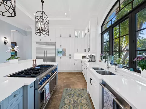 Kitchen - 2319 NE 28th St, Lighthouse Point, FL 33064 photo 2 of 3