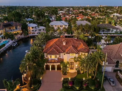 View/Area - 2319 NE 28th St, Lighthouse Point, FL 33064 photo 2 of 3