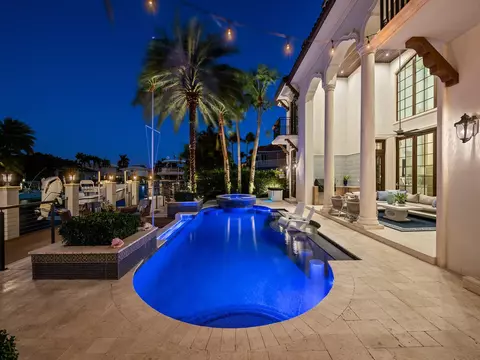 Exterior - 2319 NE 28th St, Lighthouse Point, FL 33064 photo 5 of 16