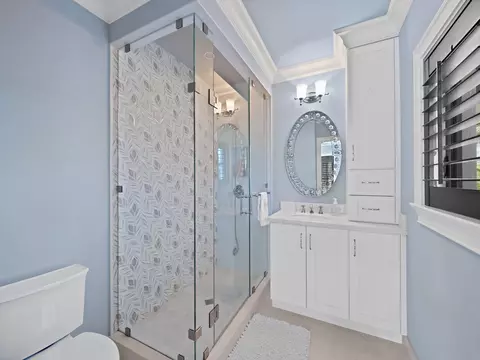 Bath - 2319 NE 28th St, Lighthouse Point, FL 33064 photo 5 of 7