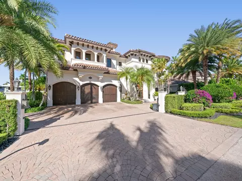 Exterior - 2319 NE 28th St, Lighthouse Point, FL 33064 photo 1 of 16