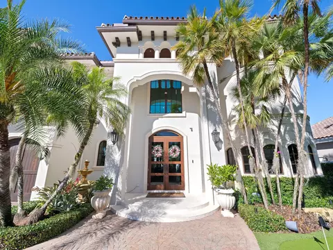 Exterior - 2319 NE 28th St, Lighthouse Point, FL 33064 photo 3 of 16