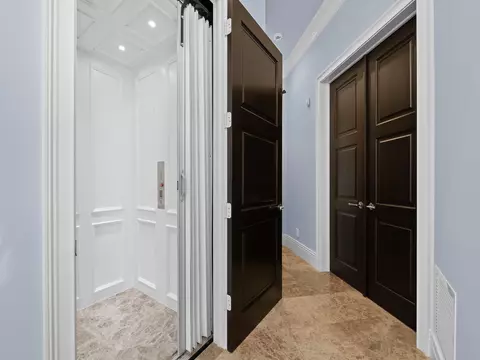 Entry Way - 2319 NE 28th St, Lighthouse Point, FL 33064 photo 4 of 5
