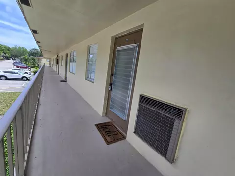 7310 NW 1st St NW #206, Margate, FL 33063