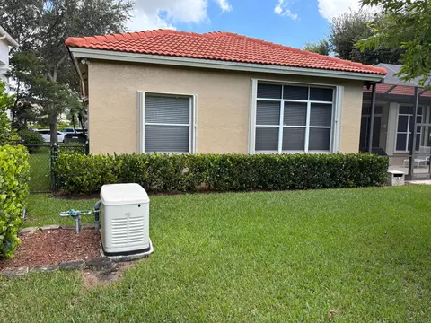 Exterior - 391 Mallard Pt, Jupiter, FL 33458 photo 5 of 8