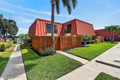 3157 Meridian Way S #A, Palm Beach Gardens, FL 33410