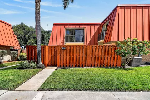 3157 Meridian Way S #A, Palm Beach Gardens, FL 33410