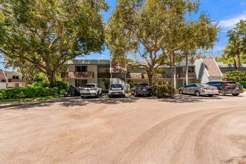 3201 N Course Ln E #212, Pompano Beach, FL 33069