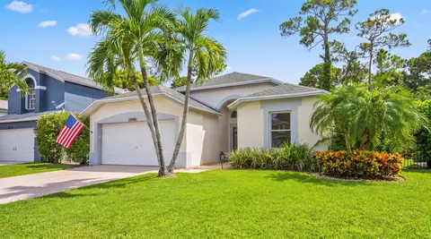 15049 Oak Chase Ct, Wellington, FL 33414