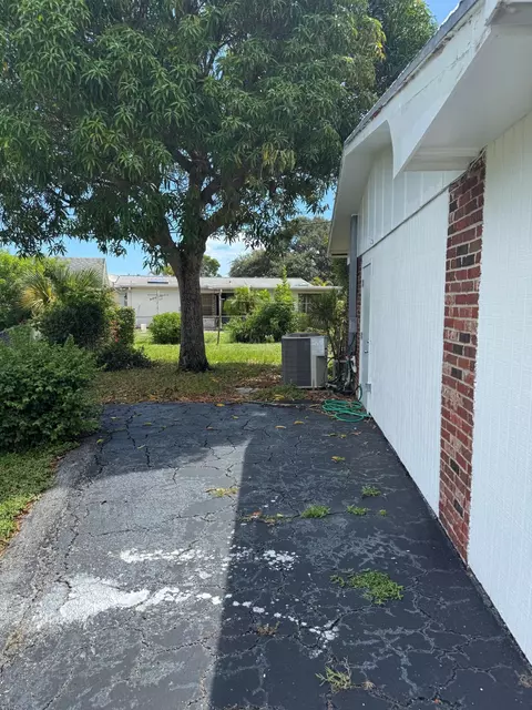 3651 Bahama Rd, Palm Beach Gardens, FL 33410