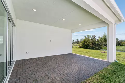 Exterior - 6810 SE Lost Pine Dr, Stuart, FL 34997 photo 2 of 4