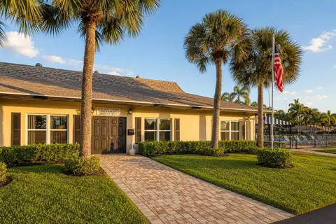 View/Area - 1057 E Circle Ter, Delray Beach, FL 33445 photo 2 of 2