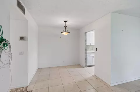 Dining - 1057 E Circle Ter, Delray Beach, FL 33445 photo 1 of 1