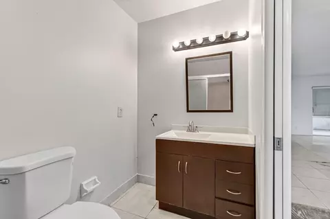 Bath - 1057 E Circle Ter, Delray Beach, FL 33445 photo 1 of 2
