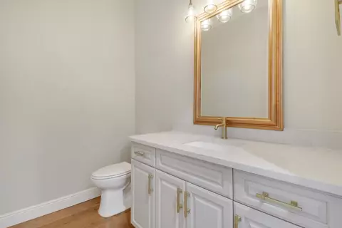 Bath - 513 SW Ocean Blvd, Stuart, FL 34994 photo 3 of 3