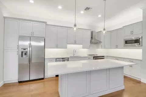 Kitchen - 513 SW Ocean Blvd, Stuart, FL 34994 photo 5 of 5