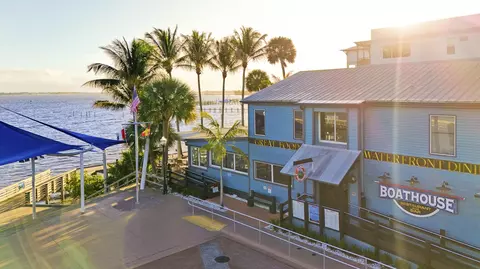View/Area - 513 SW Ocean Blvd, Stuart, FL 34994 photo 8 of 20