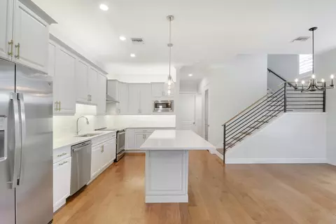 Kitchen - 513 SW Ocean Blvd, Stuart, FL 34994 photo 1 of 5