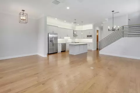Living - 513 SW Ocean Blvd, Stuart, FL 34994 photo 1 of 4