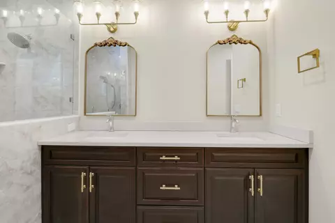Bath - 513 SW Ocean Blvd, Stuart, FL 34994 photo 1 of 3