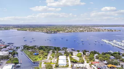 View/Area - 513 SW Ocean Blvd, Stuart, FL 34994 photo 1 of 21