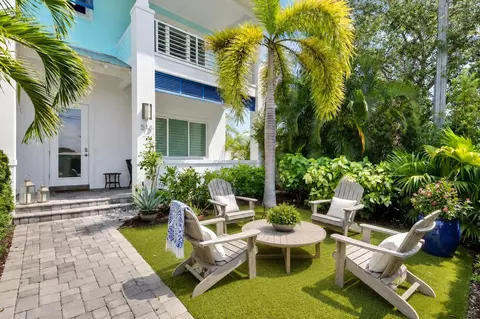 Exterior - 513 SW Ocean Blvd, Stuart, FL 34994 photo 2 of 7