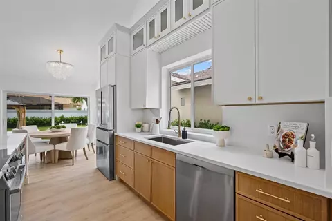 Kitchen - 126 Cape Pointe Cir, Jupiter, FL 33477 photo 3 of 4