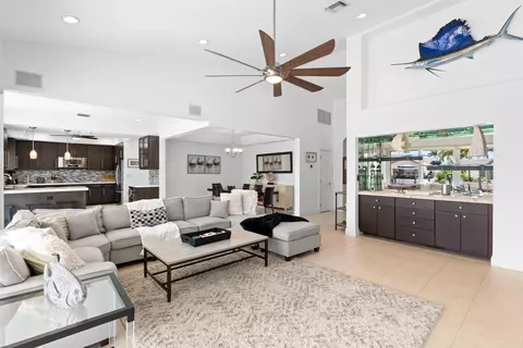 Living - 4210 NE 23rd Ave, Lighthouse Point, FL 33064 photo 4 of 4