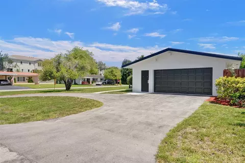 4017 NE 18th Ave, Oakland Park, FL 33334