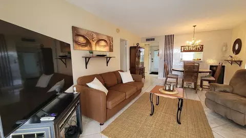 2901 NW 48th Ave #461, Lauderdale Lakes, FL 33313