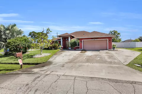 362 SW Paw Ct, Port Saint Lucie, FL 34953