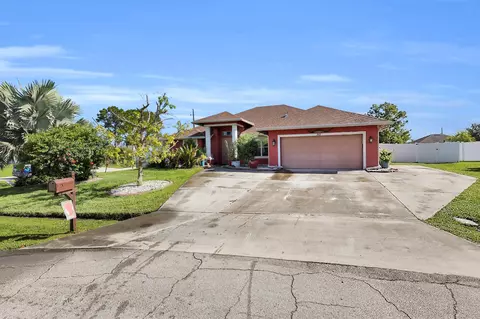 362 SW Paw Ct, Port Saint Lucie, FL 34953