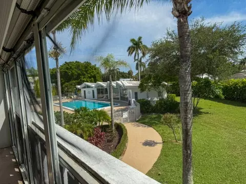 Exterior - 331 Tequesta Dr #220, Tequesta, FL 33469 photo 3 of 5