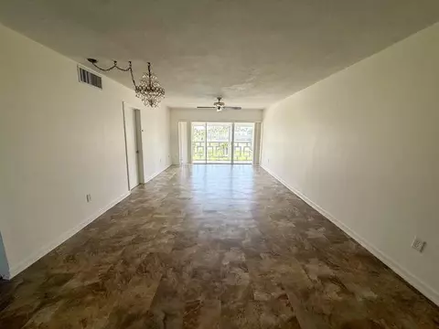 Living - 331 Tequesta Dr #220, Tequesta, FL 33469 photo 4 of 4