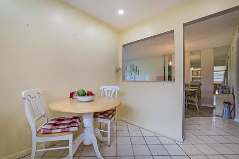 Dining - 76 Capri B, Delray Beach, FL 33484 photo 3 of 3