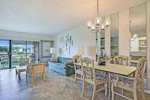 Dining - 76 Capri B, Delray Beach, FL 33484 photo 1 of 3