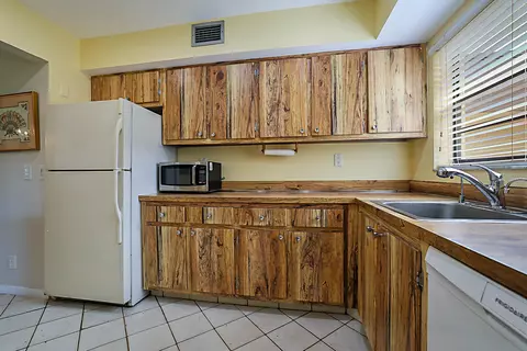 Kitchen - 76 Capri B, Delray Beach, FL 33484 photo 4 of 4