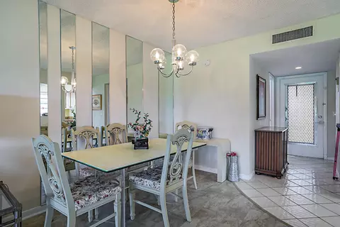 Dining - 76 Capri B, Delray Beach, FL 33484 photo 2 of 3