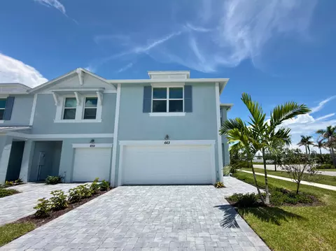 663 Salisbury Cir, Fort Pierce, FL 34982