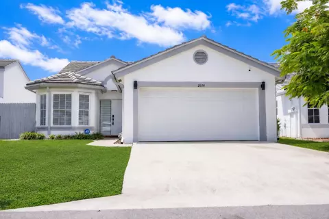 2974 Torrey Pine Ln, Lake Worth, FL 33462