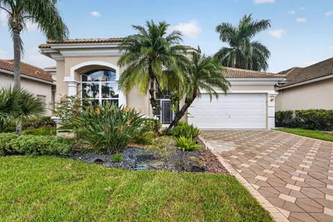 6842 Fairway Lakes Dr, Boynton Beach, FL 33472