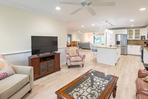 Living - 2918 SE Fairway W, Stuart, FL 34997 photo 4 of 5