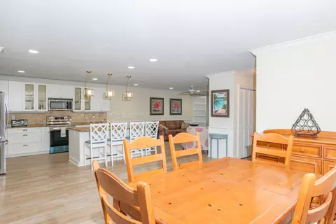 Dining - 2918 SE Fairway W, Stuart, FL 34997 photo 1 of 1