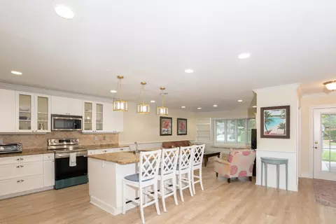Kitchen - 2918 SE Fairway W, Stuart, FL 34997 photo 3 of 4