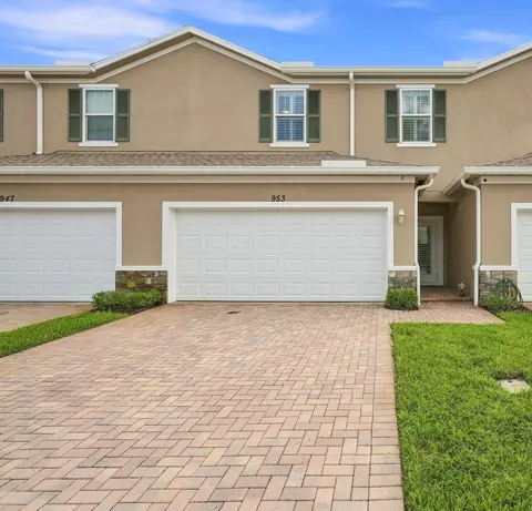 953 NE Trailside Run, Port Saint Lucie, FL 34983