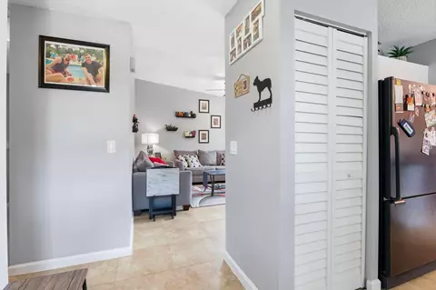 Entry Way - 204 Meadows Dr, Boynton Beach, FL 33436 photo 2 of 2