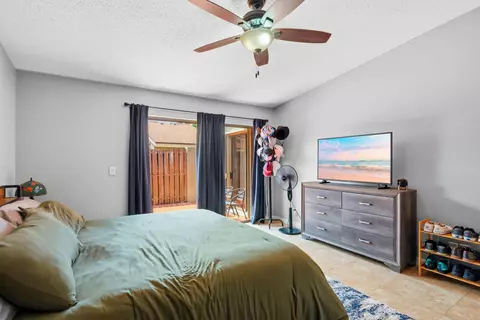 Bedroom - 204 Meadows Dr, Boynton Beach, FL 33436 photo 3 of 4