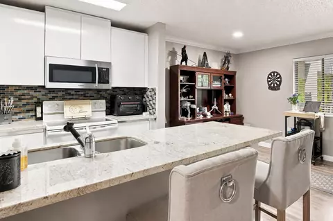 711 Forest Club Dr #119, Wellington, FL 33414