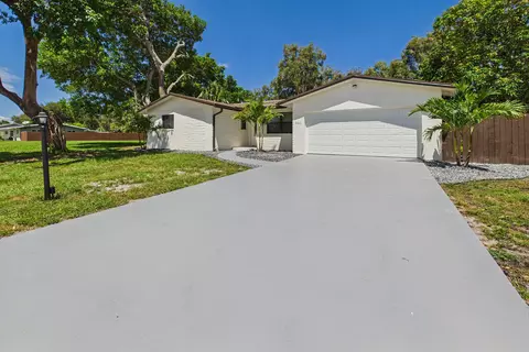 520 NW 43rd Ave, Plantation, FL 33317