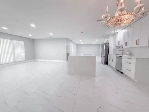 Living - 2428 SW 18th Ct, Okeechobee, FL 34974 photo 2 of 4